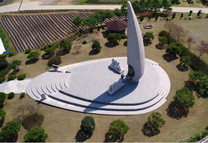 위령탑 Memorial Tower
